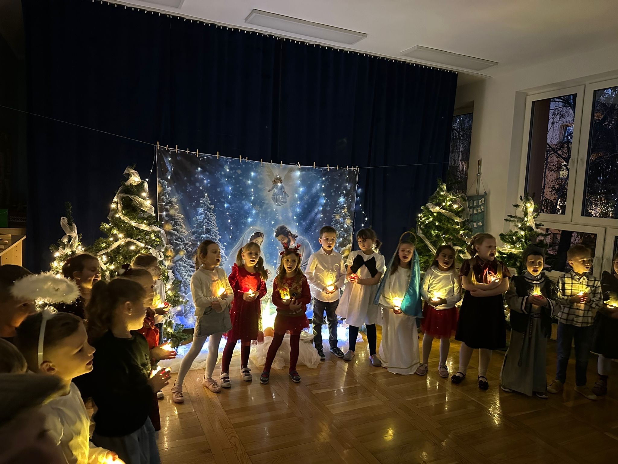  Dzieci w przebraniach