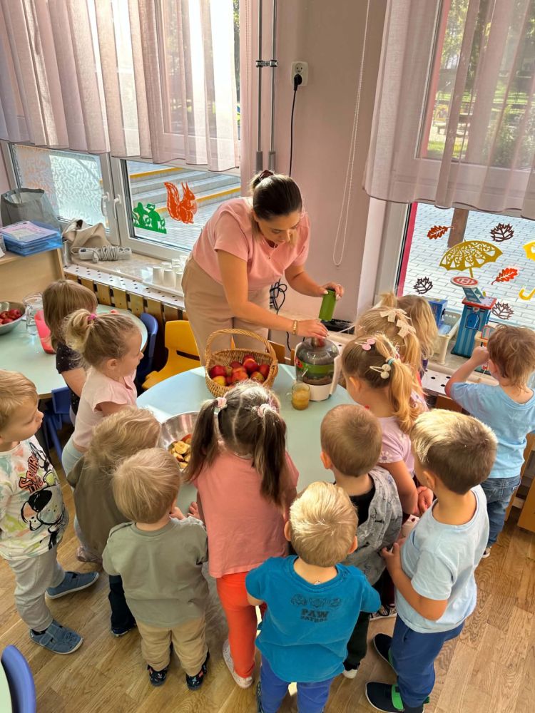 Dzieci i osoba dorosła