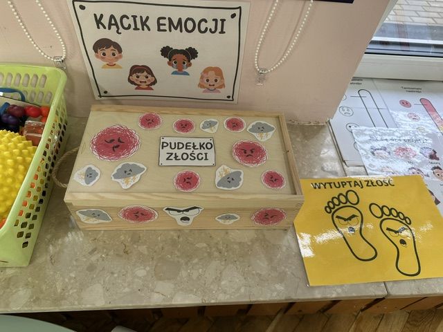 Maluszki poznają emocje