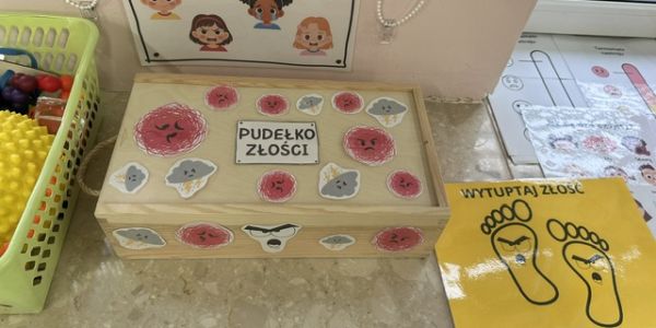 Maluszki poznają emocje