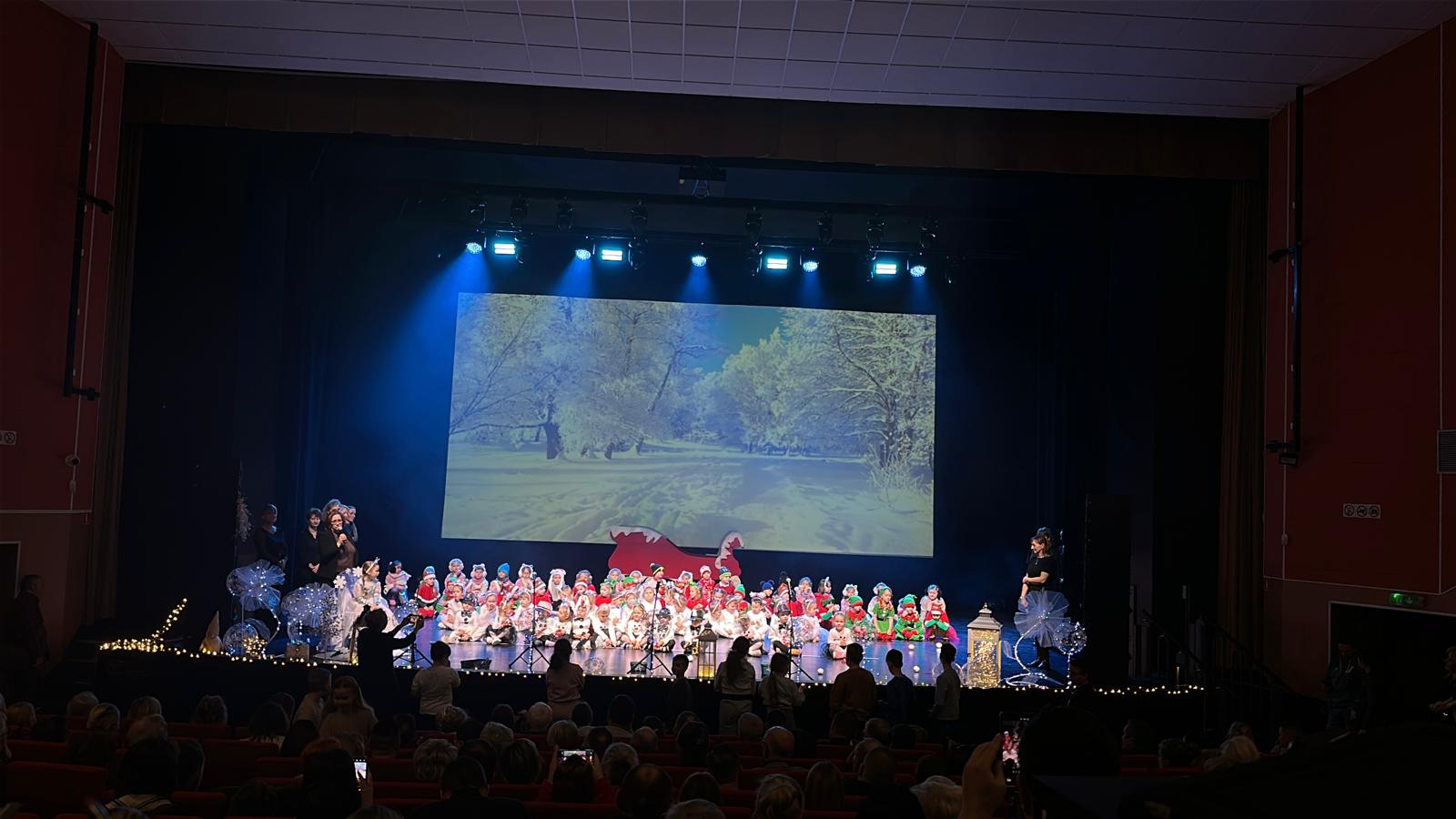  Dzieci w przebraniach